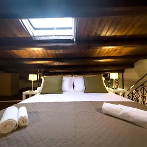Domus Conte Federico Apartment