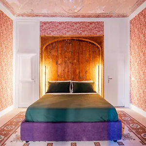 124 Maqueda Apartment